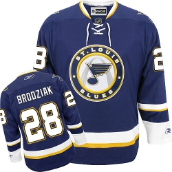 Kyle Brodziak St. Louis Blues 2017 Winter Classic Game-Used Jersey - NHL  Auctions